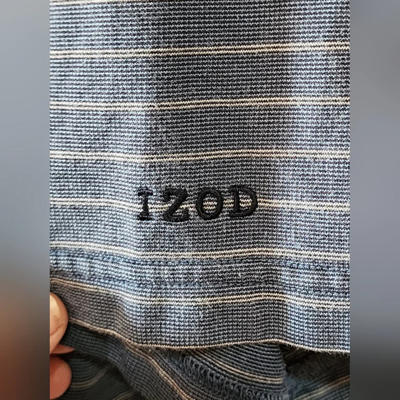 IZOD Golf shirt is a classic polo style with a sporty, casual design Size Large - Picture 3 of 4
